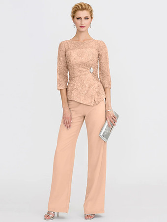 ピーチ ファズ花嫁の母のためのパーティードレス。イリュージョンネックライン、7分袖、ツーピース、レース、フロアレングス、結婚式用ゲストドレス。