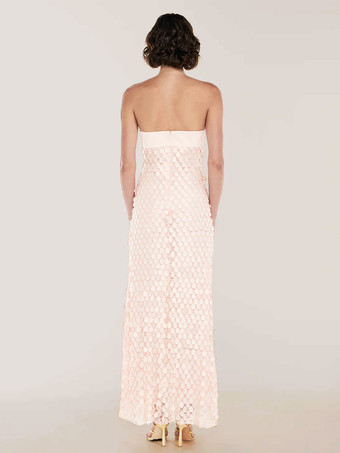 夏のイベントにぴったりの、ティアドロップレースアップリケ付きノースリーブバルコネットマキシドレス（2025年）