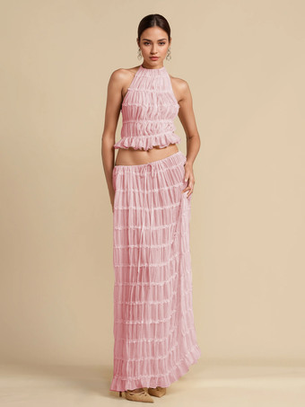 ピンクテクスチャードホルターネッククロップトップとロングスカートの2ピースコーデセット（ビーチ2025）