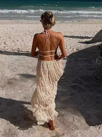 テクスチャードホルターネッククロップトップとロングスカートの2ピースコーデセット（ビーチ2025）