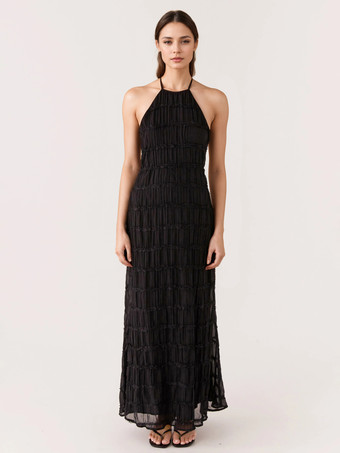 ブラック ビーチやカジュアルなイベントにぴったりのホルターネックのテクスチャードマキシドレス（2025年）