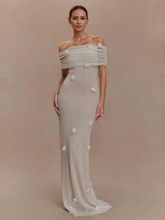 ホワイト 2025年のフォーマルなイベントにぴったりな、花柄のオフショルダーマキシドレス