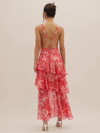 深めのVネックとオープンバックが特徴の花柄プリントのレイヤードフリルロングドレス 2025