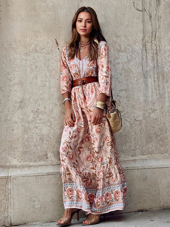 ピンク2026年夏にぴったりの、Vネックと七分袖のボヘミアン風花柄マキシドレス