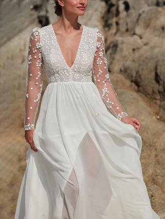 ボヘミアンレースのウェディングドレス Vネック ロングスリーブ ブライダルガウン バックボタン＆フロントスリット