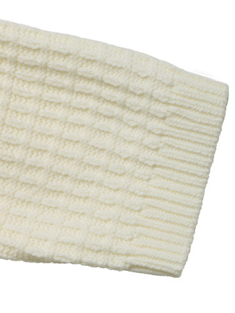 2025年秋冬向けベージュの長袖クルーネックニットカーディガン