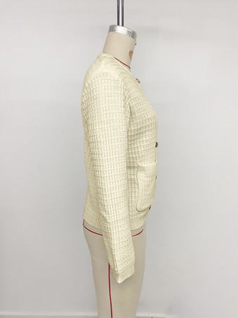 2025年秋冬向けベージュの長袖クルーネックニットカーディガン