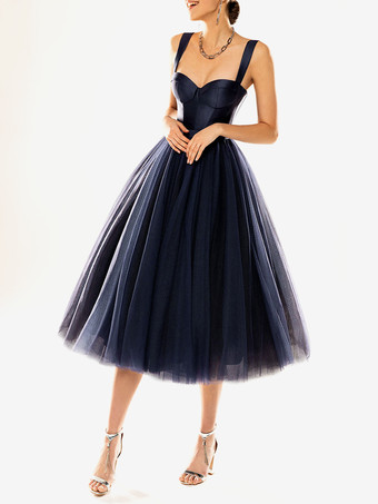 ダークネイビー可愛らしいホームカミングドレス、ティーレングスのボールガウン、ストラップレス、ティアード