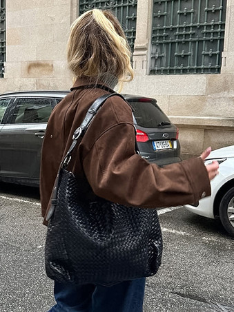 ブラウンスエード クロップド丈 ジップアップジャケット（ポケット付き、レディース 2025年）