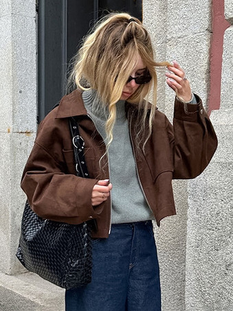 ブラウンスエード クロップド丈 ジップアップジャケット（ポケット付き、レディース 2025年）