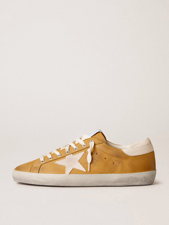 or Baskets pour hommes Chaussures jaunes à bout rond et imprimé étoiles