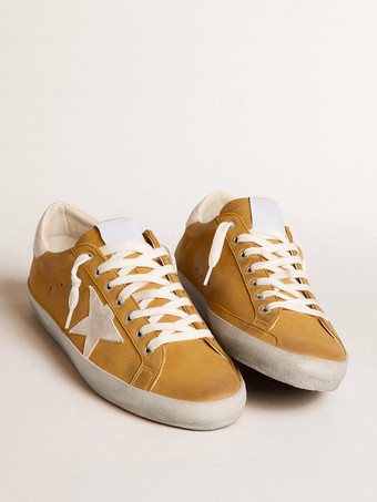 Baskets pour hommes Chaussures jaunes à bout rond et imprimé étoiles