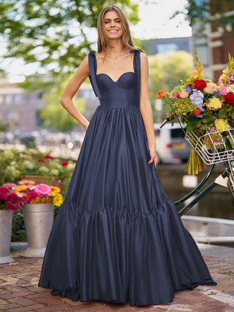 ダークネイビープロムドレス Aライン 恋人ネック 弾性シルクのようなサテン ノースリーブ フリル 結婚式のゲストドレス