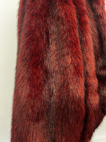 レディース向けバーガンディフード付きフェイクファージャケット 2025