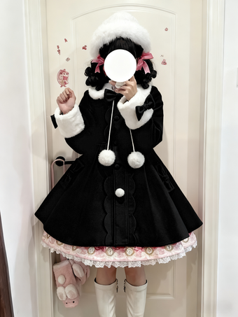 ブラック スイートロリータコート ピンクのリボン ポンポン ポリエステル オーバーコート 冬用ロリータアウター