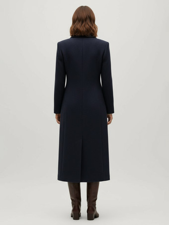 ノッチラペルとフラップポケット付きウールダブルブレストロングコート（レディース）2025