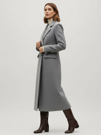 グレイノッチラペルとフラップポケット付きウールダブルブレストロングコート（レディース）2025