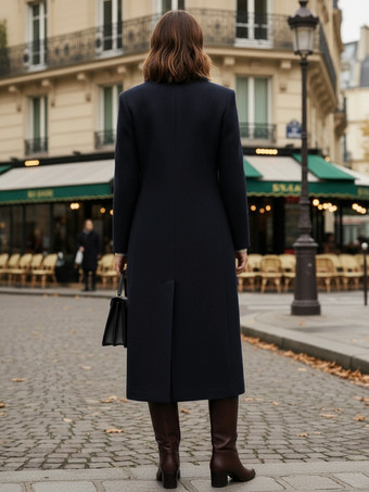 ノッチラペルとフラップポケット付きウールダブルブレストロングコート（レディース）2025