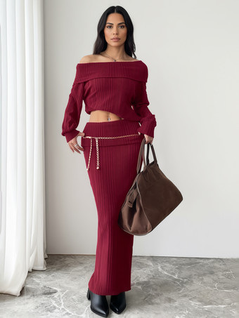 ワインレッド 2025年レディース向け、バーガンディリブニットセット（オフショルダートップス＆マキシスカート）