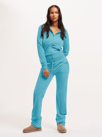 ベロア素材のトラックスーツセット（ジップアップパーカー＆パンツ）レディース 2025