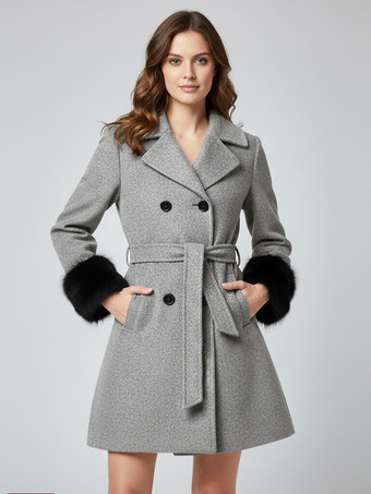 グレイベルト付きダブルブレストウールブレンドコート、ワイドラペル、ブラックフェイクファーカフス 2025