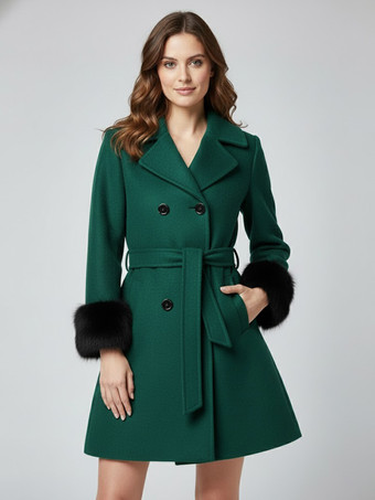 グリーン ベルト付きダブルブレストウールブレンドコート、ワイドラペル、ブラックフェイクファーカフス 2025