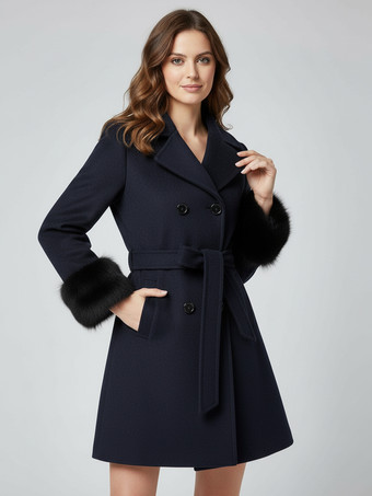 ダークネイビーベルト付きダブルブレストウールブレンドコート、ワイドラペル、ブラックフェイクファーカフス 2025