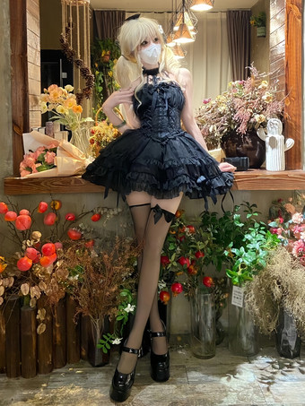 ゴシックブラックロリータドレスマルチレイヤーフリルホルターゴシックドレス