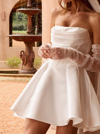 ショート丈ウェディングドレス ショートネックライン 7分袖 ショート丈ナチュラルウエスト サテン生地のブライダルドレス