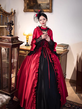 レッドのレトロビクトリアドレス、ロングフレアスリーブ、ロココ調マキシボールドレス、ヘッドウェア付き