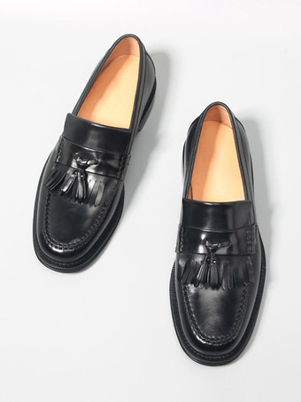 メンズ用ブラックペニーローファー ラウンドトゥ スリッポン ローファー タッセル付き