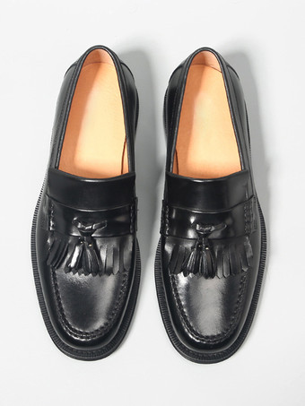 メンズ用ブラックペニーローファー ラウンドトゥ スリッポン ローファー タッセル付き