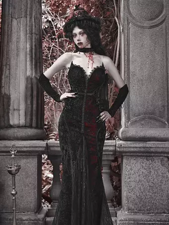 Gothic Lolita Fashion: Black Lace & Elegant Dresses - Lolitashow.com