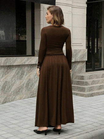 アシンメトリーネックラインの長袖マキシドレス（レディース）2026