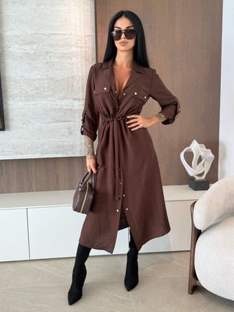 ブラウンボタンアップ ドローストリングウエスト ミディ丈シャツドレス（レディース 2026）