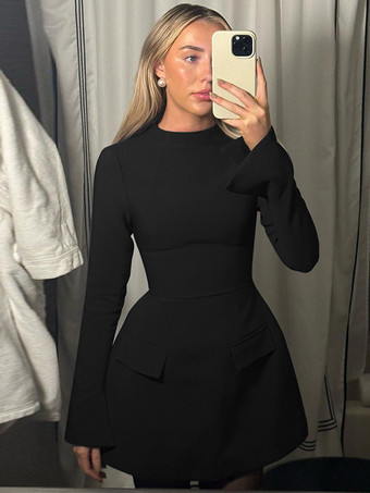 Mini abito aderente minimalista a maniche lunghe per donna 2026