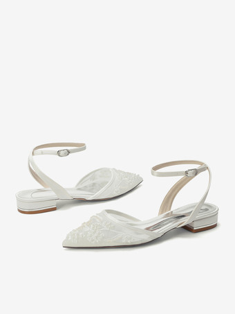 Zapatos de novia de satén con punta blanca y apliques planos