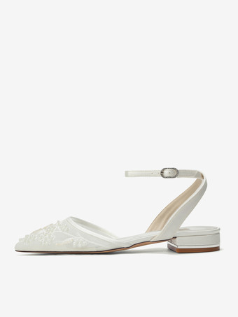 Zapatos de novia de satén con punta blanca y apliques planos