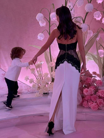 Abito lungo senza maniche con scollo all'americana in pizzo e patchwork a contrasto per donna 2026