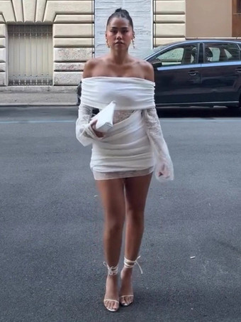 Vestido mini ajustado con hombros descubiertos manga larga y fruncido de encaje para mujer 2026