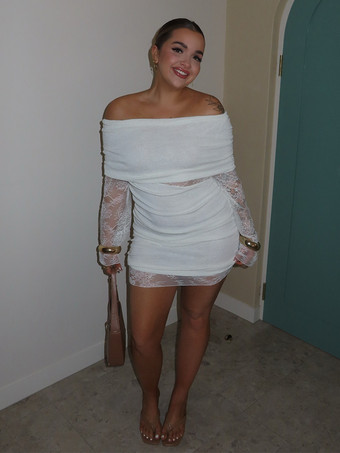 Vestido mini ajustado con hombros descubiertos manga larga y fruncido de encaje para mujer 2026