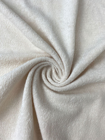 Abito lungo in maglia con scollo all'americana applicazione floreale 3D e spacco laterale alto per donna 2026