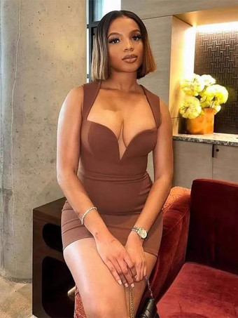 Vestido mini ajustado con escote en V profundo y tirantes geométricos para mujer 2026