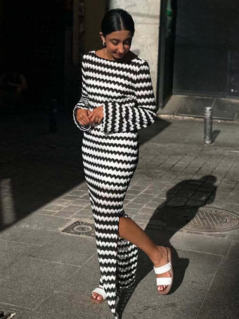 Abito lungo aderente a maniche lunghe in maglia con motivo a onde a contrasto per donna 2026