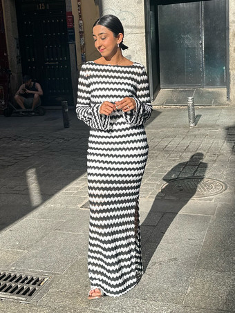 Abito lungo aderente a maniche lunghe in maglia con motivo a onde a contrasto per donna 2026