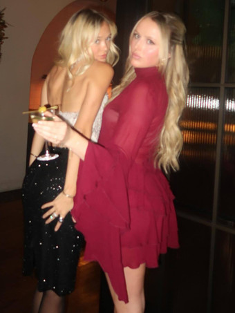 Mini abito da donna con maniche svasate volant e rete trasparente a collo alto 2026