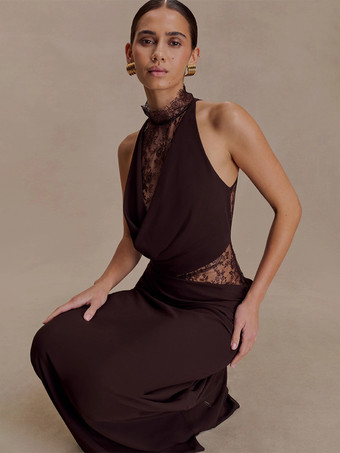 Abito lungo aderente senza maniche con collo alto in pizzo patchwork e ritagli per donna 2026