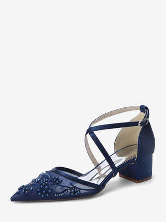 azul oscuro Zapatos de boda blancos de malla con punta puntiaguda y cuentas entrecruzadas y tacón grueso.