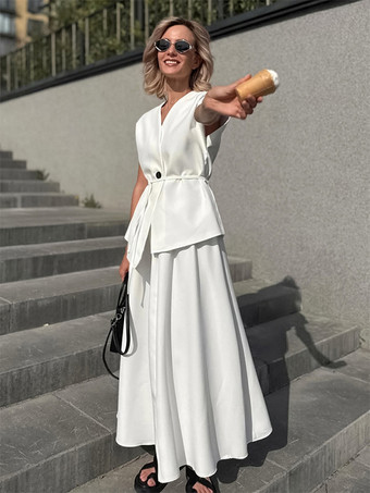 ホワイト Vネックのラップトップスとハイウエストロングスカートのツーピースセット（レディース 2026年）