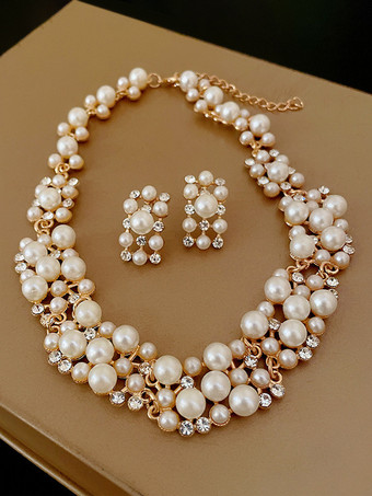 ゴールド ヴィンテージドレスにぴったりのパールとラインストーンのヴィンテージジュエリーネックレスとイヤリングセット